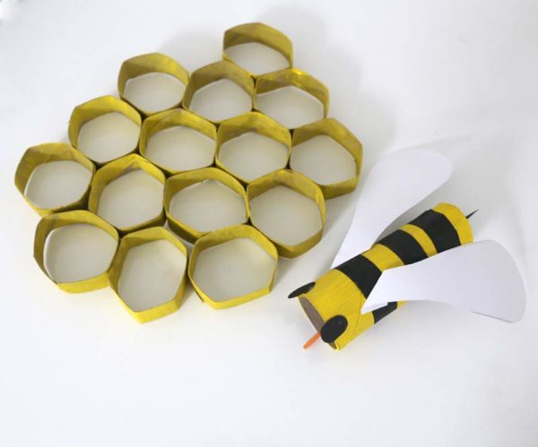 Ruche Et Abeille En Tubes De Papier Toilette Ecole