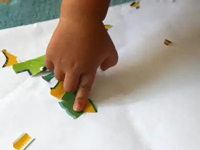 Jeu Pour Bebe Des Gommettes Cabane A Idees